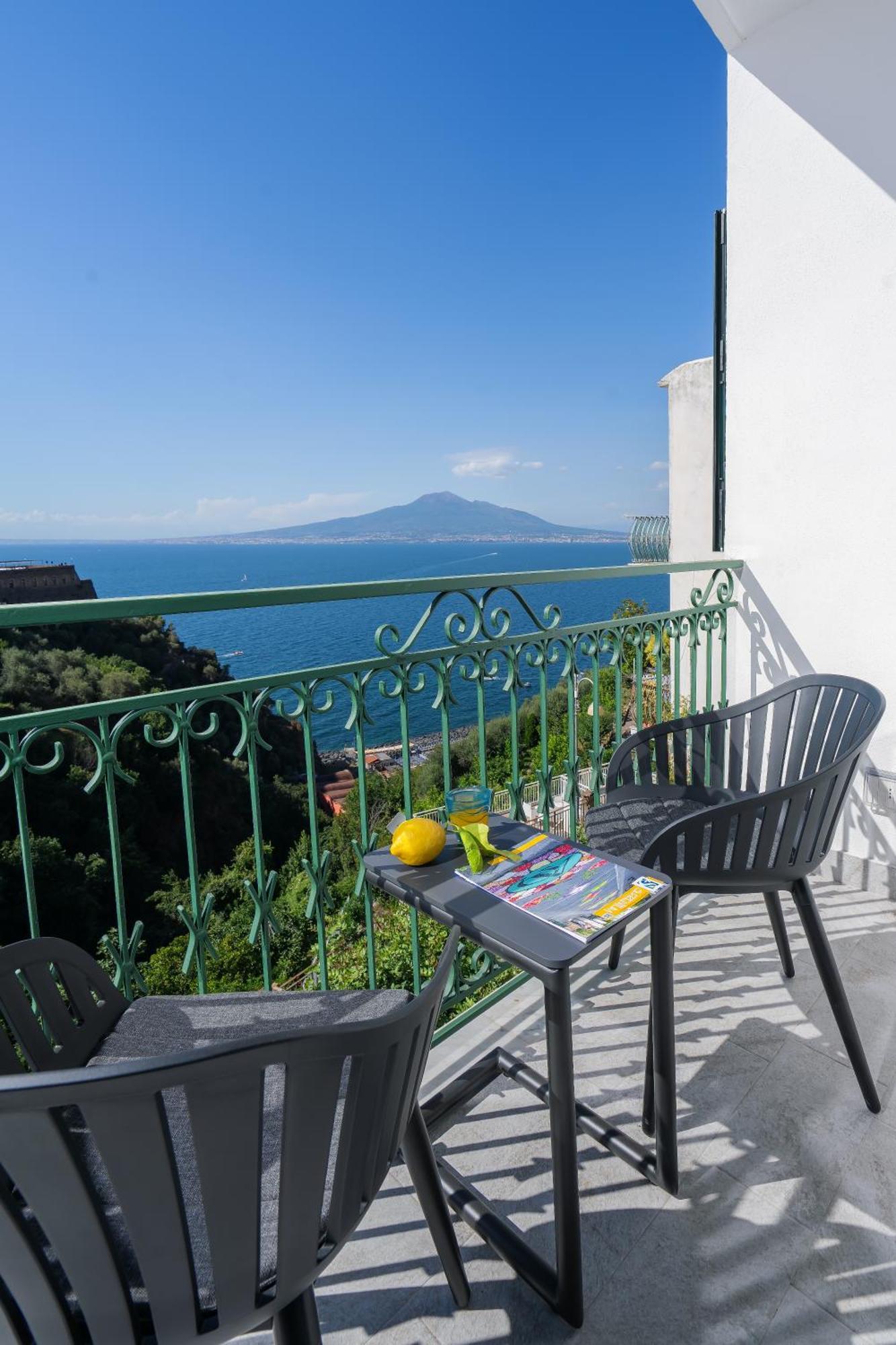 Sea View Deluxe Apartments 비코에쿠엔세 외부 사진